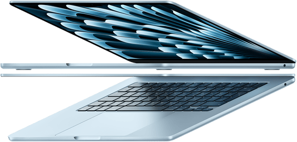 اثنان من أجهزة MacBook&nbsp;Air باللون الأزرق السماوي مفتوحان على شكل سهم، فتبرز نحافة التصميم